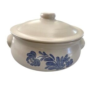 Vintage Pfaltzgraff Yorktowne Covered Casserole Dish Blue Floral Stoneware 2 Qt‎